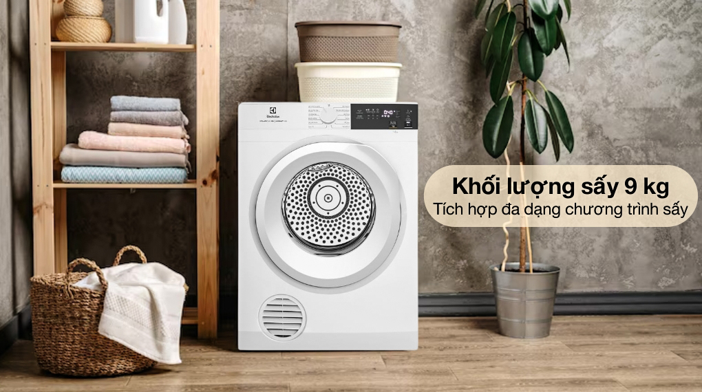 Máy sấy thông hơi Electrolux UltimateCare EDV904H3WC với khối lượng sấy 9kg sẽ phù hợp với gia đình từ 3-5 thành viên